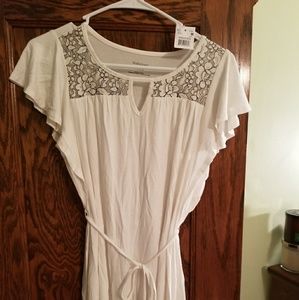 White and black maternity blouse